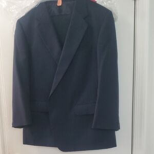 Elegant Lazetti Couture Men's Navy Blue on Navy Blue Stripe Suit